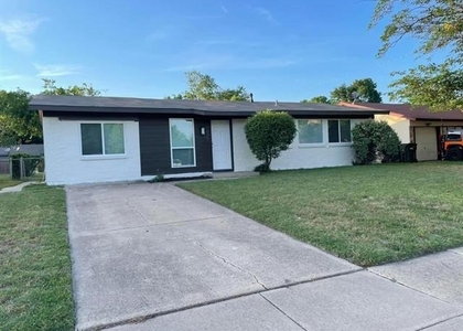 1605 Hawthorne Lane - Photo 1