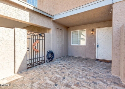 6912 W Devonshire Avenue - Photo 1