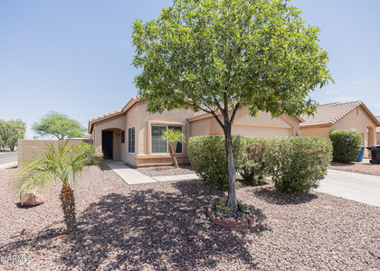 1710 E Oakland Street - Photo 1