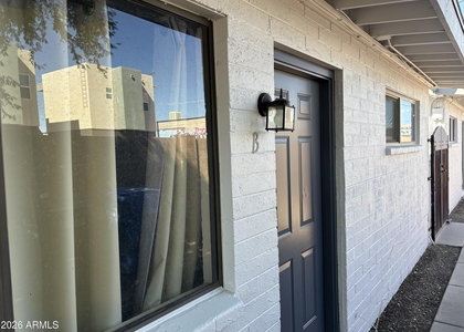 1736 W Sherman Street - Photo 1
