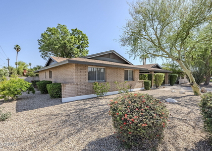 1904 E Manhatton Drive - Photo 1