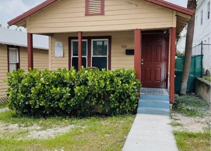 706 7th Street - Photo 1