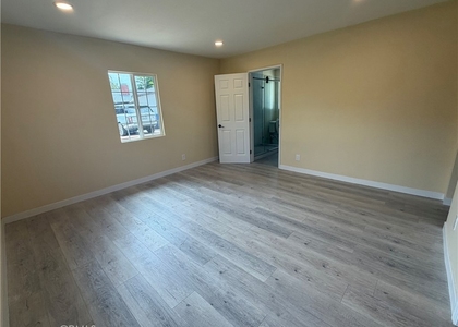 7912 White Oak Avenue - Photo 1