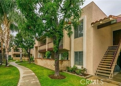 700 W La Veta Avenue - Photo 1