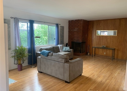 744 W 33rd - Photo 1