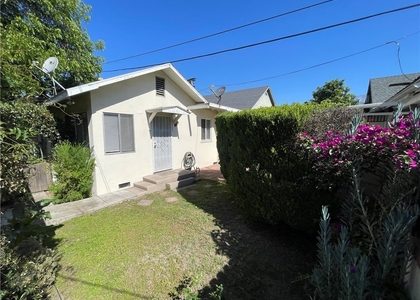 449 N 8th Avenue - Photo 1