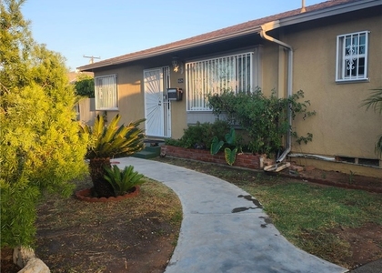 628 W Floral - Photo 1