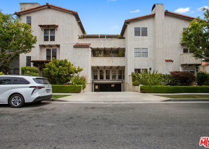 1110 S Shenandoah Street - Photo 1