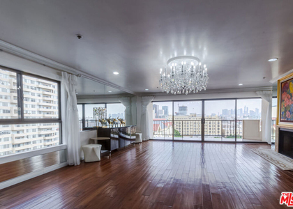 727 S Ardmore Avenue - Photo 1
