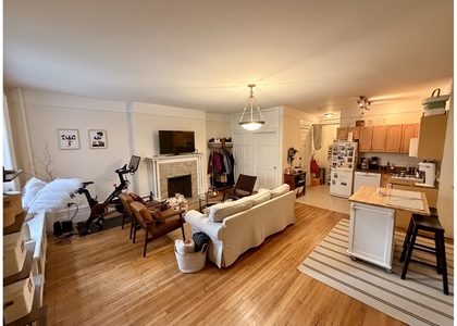 302 W 78th Street - Photo 1