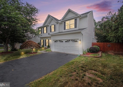9224 Cynthia St - Photo 1