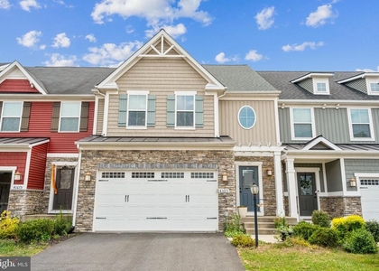 41673 Mcmonagle Square - Photo 1