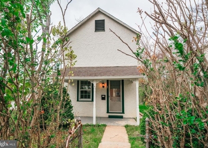 30 S Calhoun Street - Photo 1