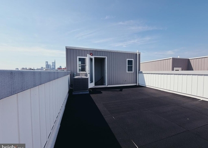 2720 W Thompson Street - Photo 1