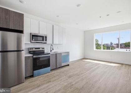 613 N Brooklyn Street - Photo 1