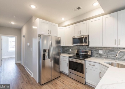 1906 E York Street - Photo 1