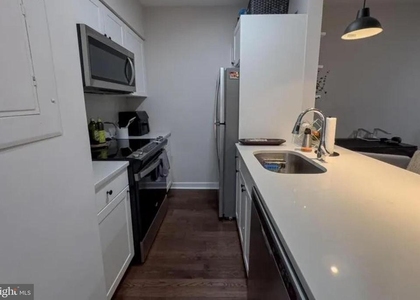 1525 Green Street - Photo 1