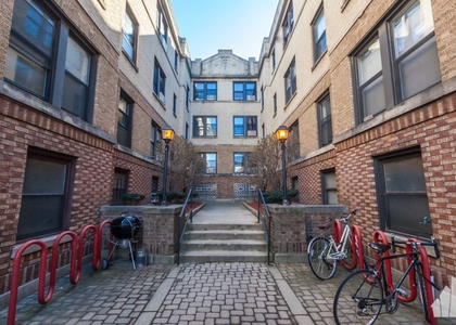701 W Brompton - Photo 1