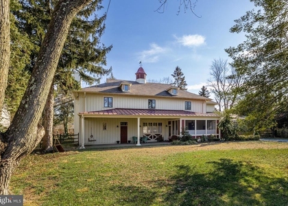 444 Shady Lane - Photo 1