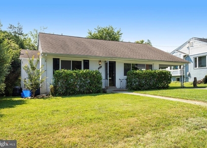 4516 Gretna Street - Photo 1