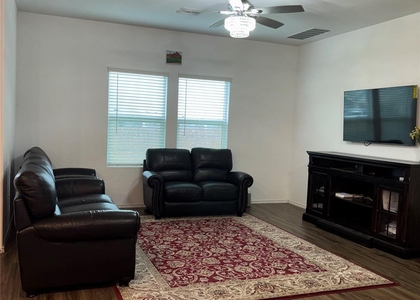 1600 Cobblecrest Ln - Photo 1