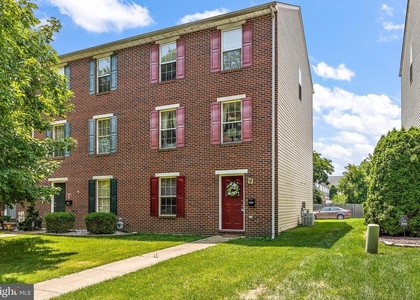 906 Gray Street - Photo 1