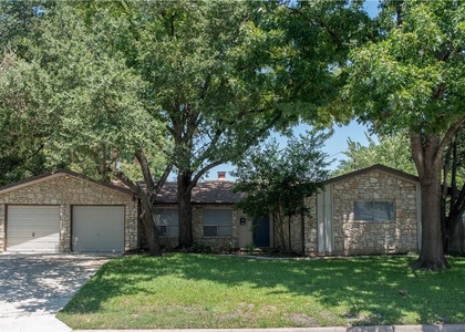 2902 Silverleaf Dr - Photo 1