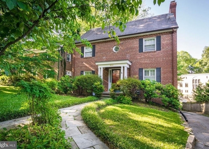 1626 Kalmia Road Nw - Photo 1