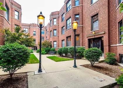 903 W Cornelia Avenue - Photo 1