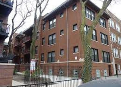 713 W Barry Avenue - Photo 1
