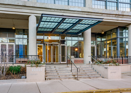 900 N Kingsbury Street - Photo 1