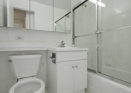 East 46 Street - Photo 1