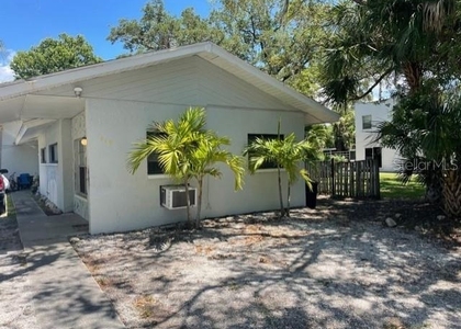 419 Pineapple Street - Photo 1