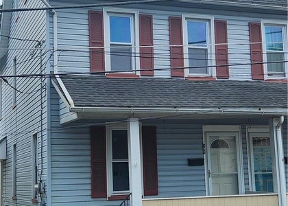 28 E Walnut Street - Photo 1