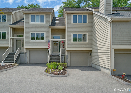 12 Boulevard Drive - Photo 1
