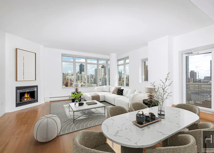 East 59 Street - Photo 1