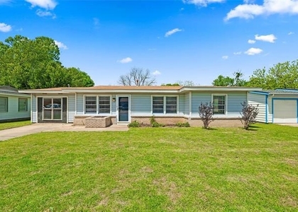 1308 Rose Avenue - Photo 1