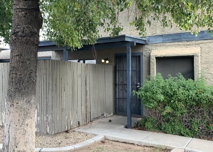 286 W Palomino Drive - Photo 1