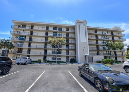 3 Royal Palm Way - Photo 1