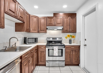 620 Nw 13th Street - Photo 1