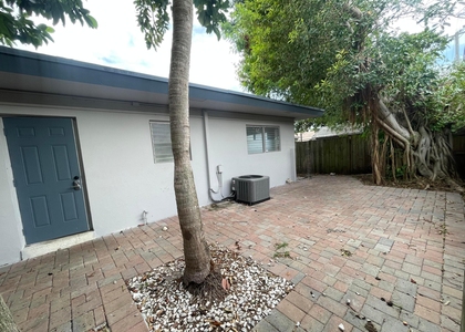 1708 Ne 20th Avenue - Photo 1