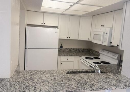 1520 Se Royal Green Circle - Photo 1
