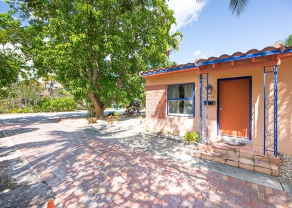 1136 Ne 17th Way - Photo 1