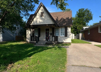 4605 N Hammond Avenue - Photo 1