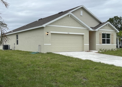4011 Sw Kidd Court - Photo 1