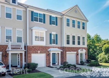 5537 Werburgh Street - Photo 1