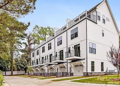 1405 Kenilworth Avenue - Photo 1