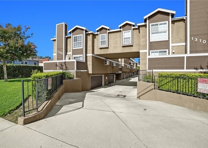 1304 S Mayflower Avenue - Photo 1