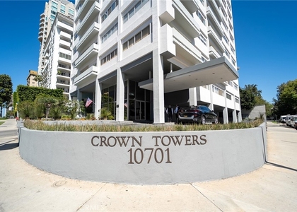 10701 Wilshire - Photo 1