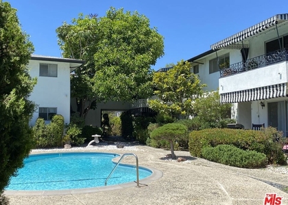 3320 Griffith Park Boulevard - Photo 1